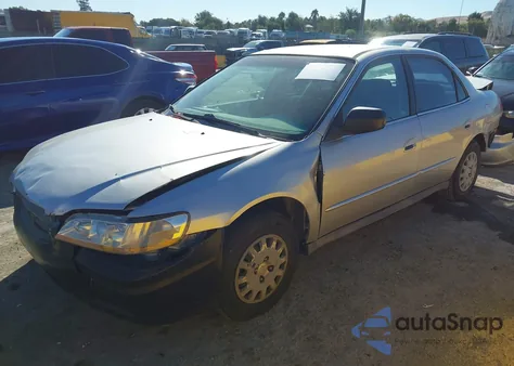 2002 Honda Accord 2.3 Vp из США, поврежденный, VIN 1HGCF86602A080467
